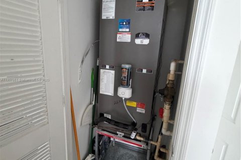 Снять в аренду кондоминиум в Холливуд, Флорида 2 спальни, 110.46м2, № 1965726 - фото 9