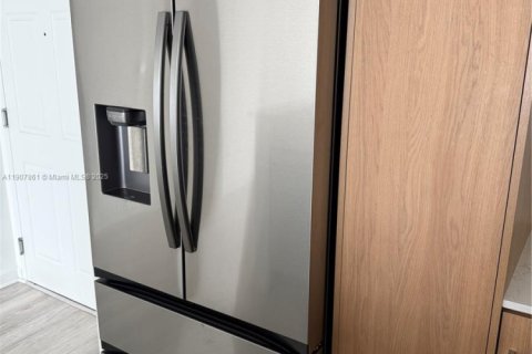 Снять в аренду кондоминиум в Холливуд, Флорида 2 спальни, 110.46м2, № 1965726 - фото 3