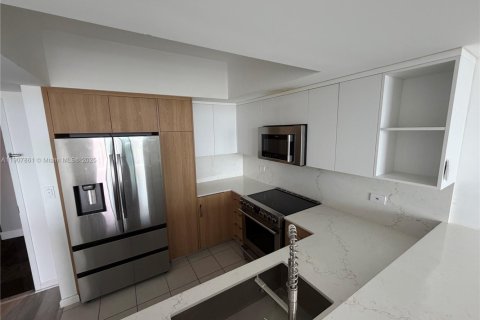 Снять в аренду кондоминиум в Холливуд, Флорида 2 спальни, 110.46м2, № 1965726 - фото 8