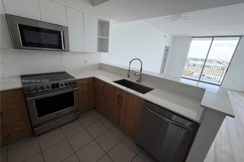 Снять в аренду кондоминиум в Холливуд, Флорида 2 спальни, 110.46м2, № 1965726 - фото 7