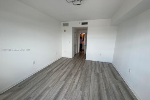 Снять в аренду кондоминиум в Холливуд, Флорида 2 спальни, 110.46м2, № 1965726 - фото 19