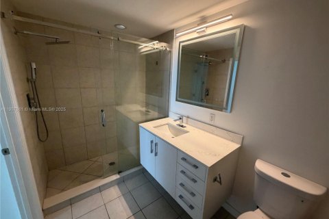 Снять в аренду кондоминиум в Холливуд, Флорида 2 спальни, 110.46м2, № 1965726 - фото 16