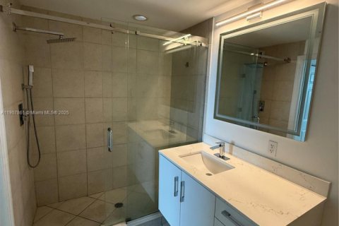 Снять в аренду кондоминиум в Холливуд, Флорида 2 спальни, 110.46м2, № 1965726 - фото 22