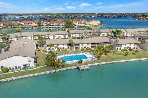Condo à Treasure Island, Floride, 2 chambres  № 2129505