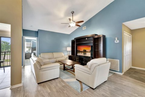 Condo in Boynton Beach, Florida, 3 bedrooms № 2185193 - photo 8