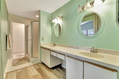 Condo in Boynton Beach, Florida, 3 bedrooms № 2185193 - photo 17