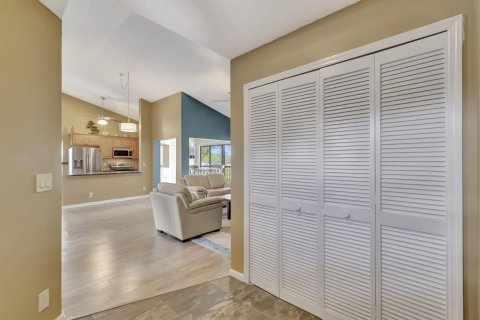 Condo in Boynton Beach, Florida, 3 bedrooms № 2185193 - photo 5