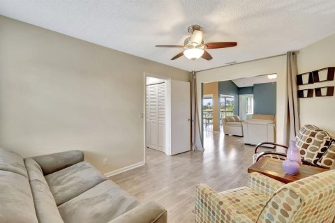 Condo in Boynton Beach, Florida, 3 bedrooms № 2185193 - photo 23