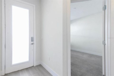 Condo in Clermont, Florida, 3 bedrooms  № 1552963 - photo 9