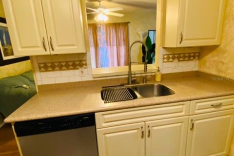Condominio en alquiler en Port Charlotte, Florida, 2 dormitorios, 89.19 m2 № 1879319 - foto 6