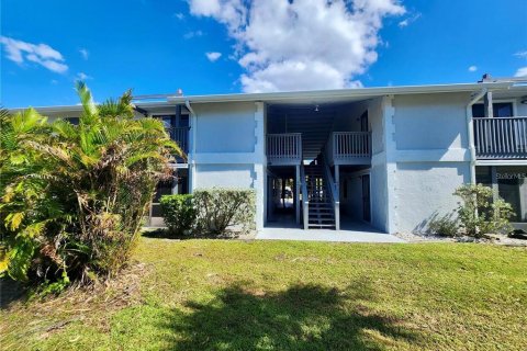 Condominio en alquiler en Port Charlotte, Florida, 2 dormitorios, 89.19 m2 № 1879319 - foto 1