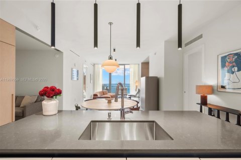 Copropriété à louer à Miami, Floride: 2 chambres, 144.18 m2 № 2051497 - photo 4