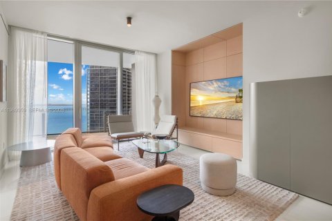 Copropriété à louer à Miami, Floride: 2 chambres, 144.18 m2 № 2051497 - photo 2