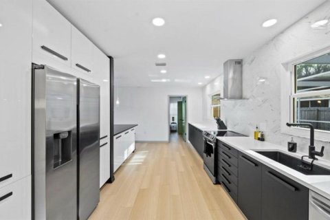 Casa en alquiler en Largo, Florida, 3 dormitorios, 151.06 m2 № 1905969 - foto 4