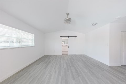 House in Miramar, Florida 3 bedrooms, 182.37 sq.m. № 1862015 - photo 22