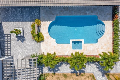 House in Miramar, Florida 3 bedrooms, 182.37 sq.m. № 1862015 - photo 7