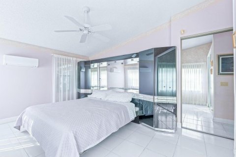 House in Lake Worth, Florida 3 bedrooms, 190.54 sq.m. № 2082029 - photo 16