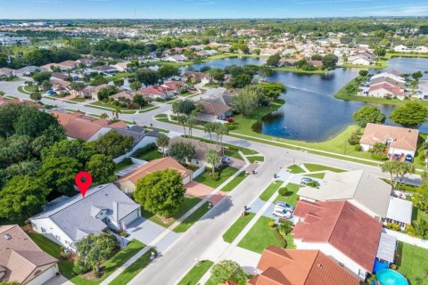 House in Lake Worth, Florida 3 bedrooms, 190.54 sq.m. № 2082029 - photo 21