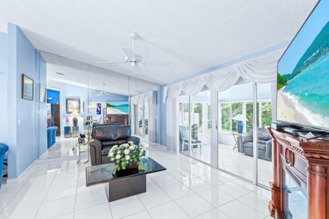 House in Lake Worth, Florida 3 bedrooms, 190.54 sq.m. № 2082029 - photo 8
