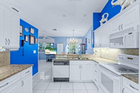 House in Lake Worth, Florida 3 bedrooms, 190.54 sq.m. № 2082029 - photo 4