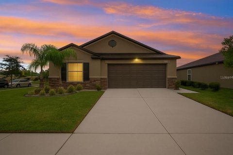 House in BELMONT in Sun City Center, Florida 4 bedrooms, 171.03 sq.m. № 1912098 - photo 1