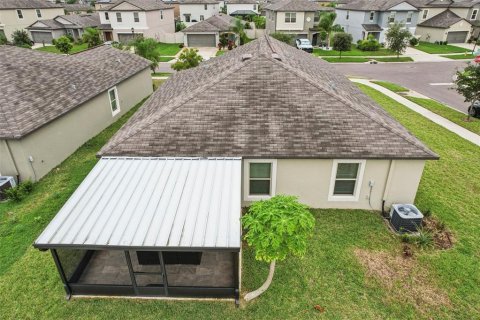House in BELMONT in Sun City Center, Florida 4 bedrooms, 171.03 sq.m. № 1912098 - photo 9