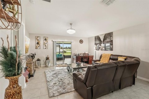 House in BELMONT in Sun City Center, Florida 4 bedrooms, 171.03 sq.m. № 1912098 - photo 10