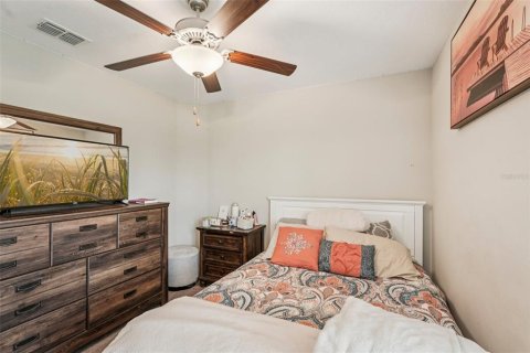 House in BELMONT in Sun City Center, Florida 4 bedrooms, 171.03 sq.m. № 1912098 - photo 29