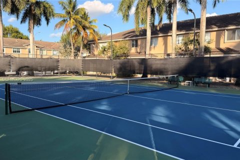 Купить таунхаус в Дорал, Флорида 3 спальни, 131.92м2, № 1986664 - фото 17