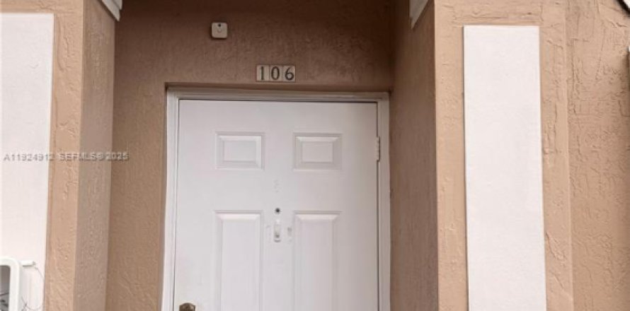 Таунхаус в Дорал, Флорида 3 спальни, 131.92м2 № 1986664