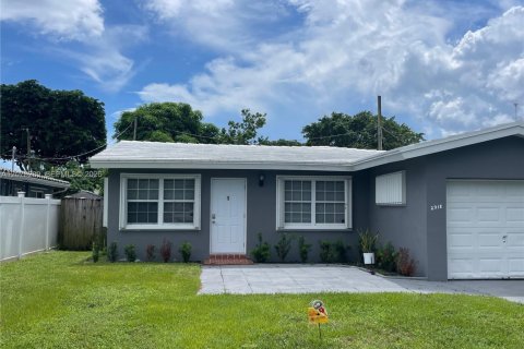 Villa ou maison à Hollywood, Floride 3 chambres, 120.77 m2 № 2353735