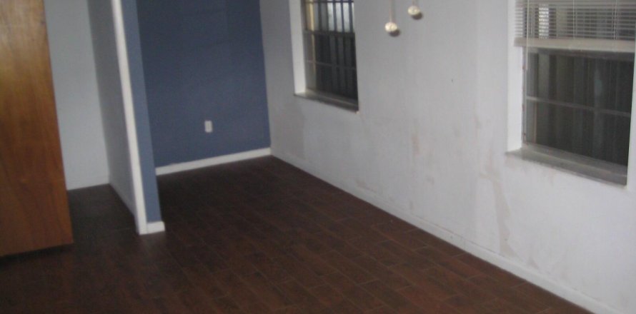 House in Okeechobee, Florida 3 bedrooms, 189.52 sq.m. № 1079314