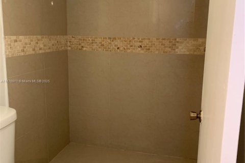 Condo in Coral Springs, Florida, 2 bedrooms  № 1698967 - photo 6