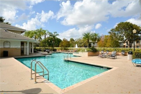 Condo in Coral Springs, Florida, 2 bedrooms  № 1698967 - photo 17