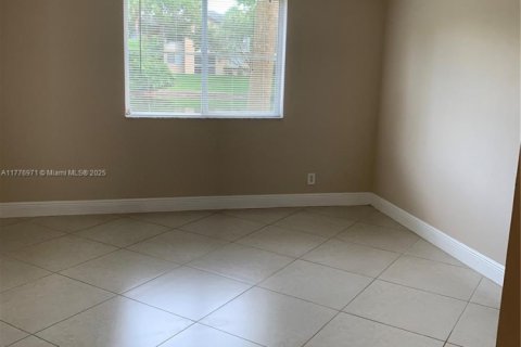 Condo in Coral Springs, Florida, 2 bedrooms  № 1698967 - photo 8