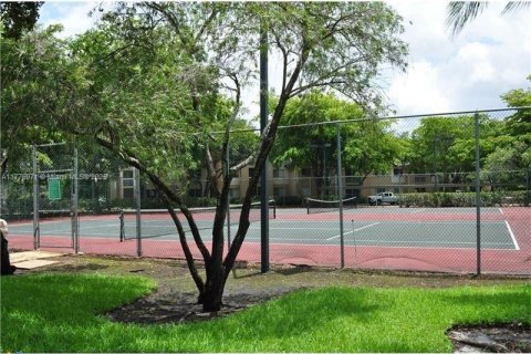 Condo in Coral Springs, Florida, 2 bedrooms  № 1698967 - photo 15