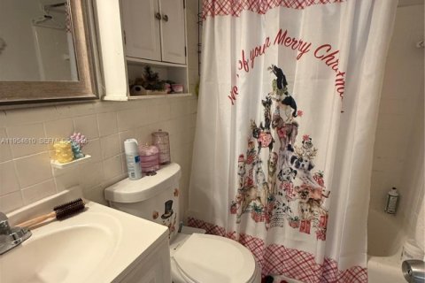 Propiedad comercial en venta en Miami, Florida, 125.7 m2 № 2008395 - foto 10