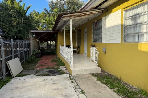 Propiedad comercial en venta en Miami, Florida, 125.7 m2 № 2008395 - foto 26