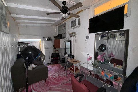 Propiedad comercial en venta en Miami, Florida, 125.7 m2 № 2008395 - foto 14