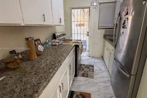 Propiedad comercial en venta en Miami, Florida, 125.7 m2 № 2008395 - foto 11