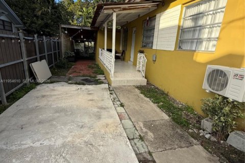 Propiedad comercial en venta en Miami, Florida, 125.7 m2 № 2008395 - foto 28