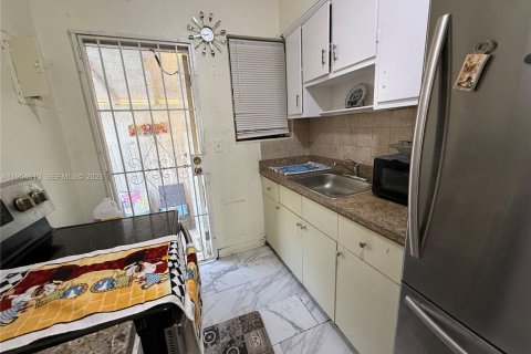 Propiedad comercial en venta en Miami, Florida, 125.7 m2 № 2008395 - foto 12