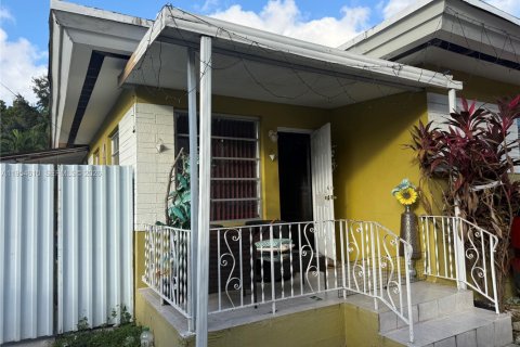 Propiedad comercial en venta en Miami, Florida, 125.7 m2 № 2008395 - foto 5