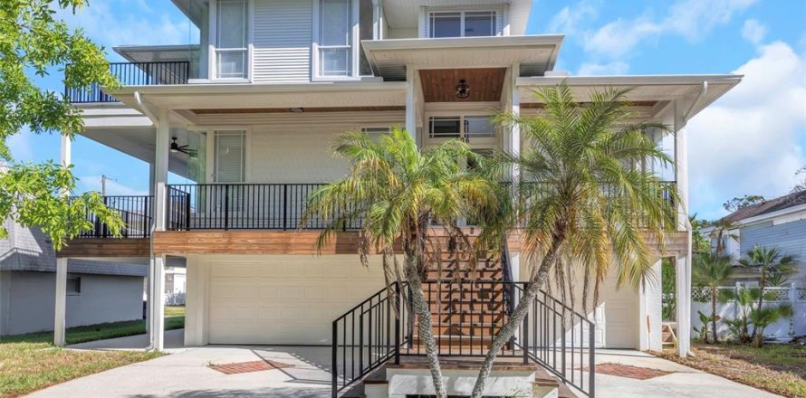Villa ou maison à Palm Harbor, Floride 5 chambres, 277.5 m2 № 2105506