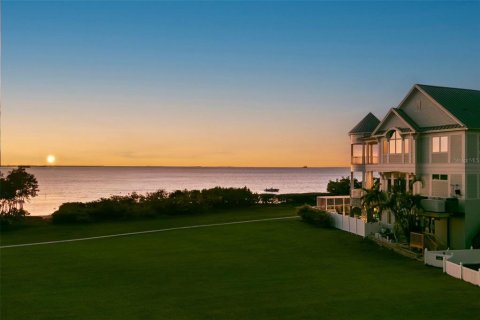 Villa ou maison à vendre à Palm Harbor, Floride: 5 chambres, 277.5 m2 № 2105506 - photo 2