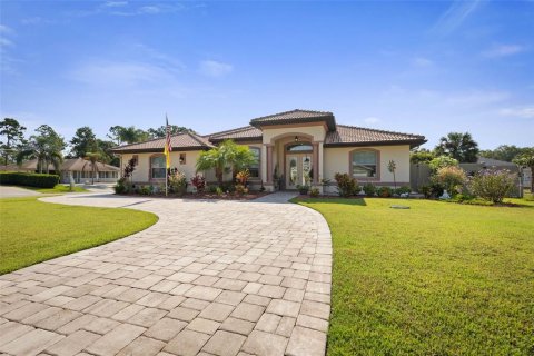 House in Palm Coast, Florida 3 bedrooms, 235.97 sq.m. № 1894609 - photo 3