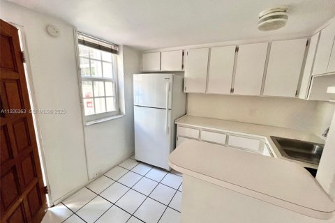 House in Coral Gables, Florida 1 bedroom, 55.74 sq.m. № 1985698 - photo 3