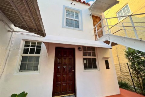 House in Coral Gables, Florida 1 bedroom, 55.74 sq.m. № 1985698 - photo 10