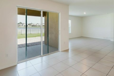 House in Wimauma, Florida 4 bedrooms, 171.5 sq.m. № 2093143 - photo 17