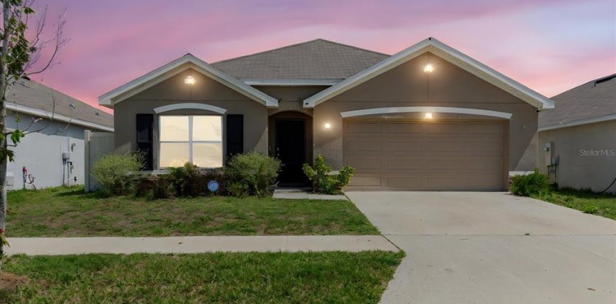 House in Wimauma, Florida 4 bedrooms, 171.5 sq.m. № 2093143
